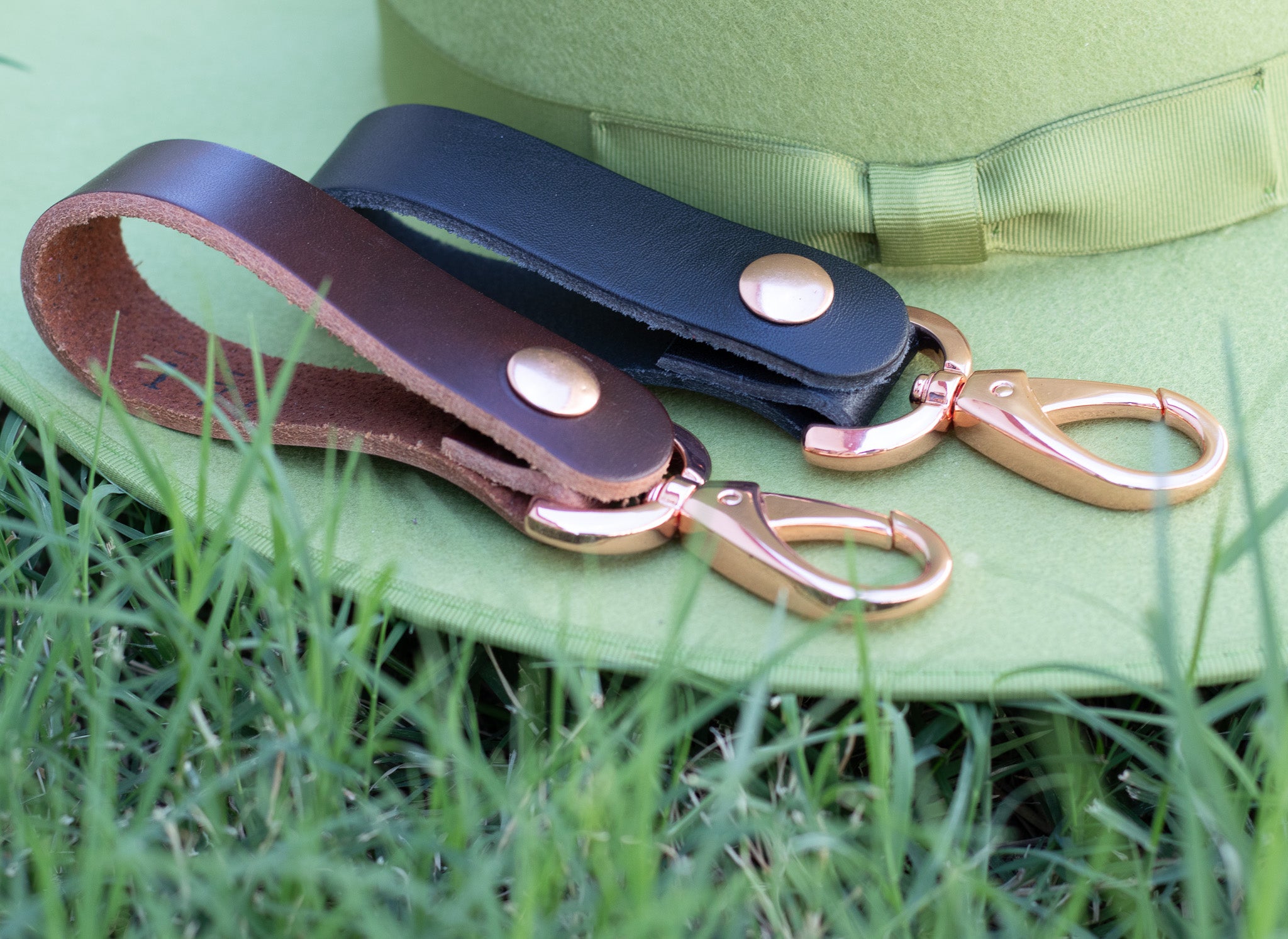 thumbnail image 2 of Leather Keychain Key Ring Clip With U / D Buckle | Men's Fashion Key Fob 2 of 6